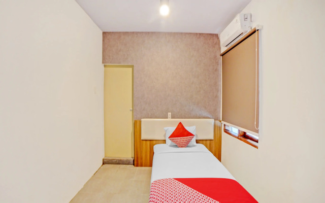 Super OYO 90559 Gamacity Residence