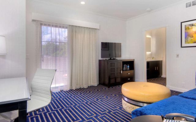 Best Western Plus Palm Court Hotel