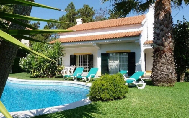 Villa Pelicano AL in Corroios