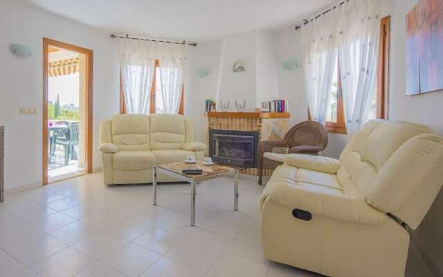 Villa - 4 Bedrooms with Pool and WiFi - 106418