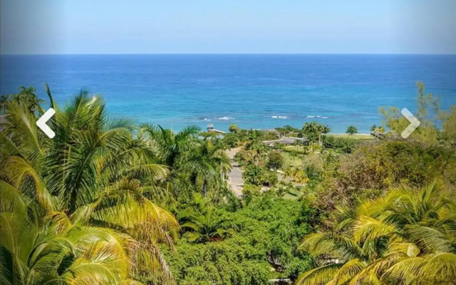 Beautiful 6BR Pool Villa Overlooking the Pool and Sea
