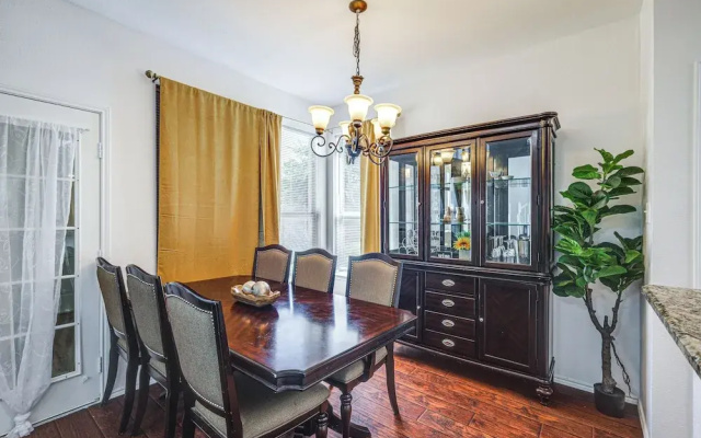 3 Mi to Dfw: Pet-friendly Euless Home