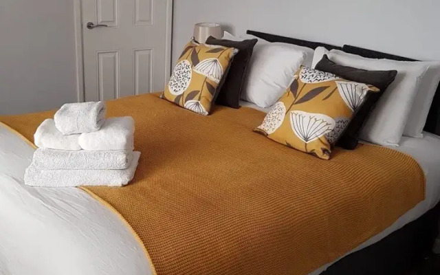 Suitely Berkeley Apartments