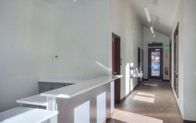 Mountainwood 301 2 Bedroom Condo by RedAwning