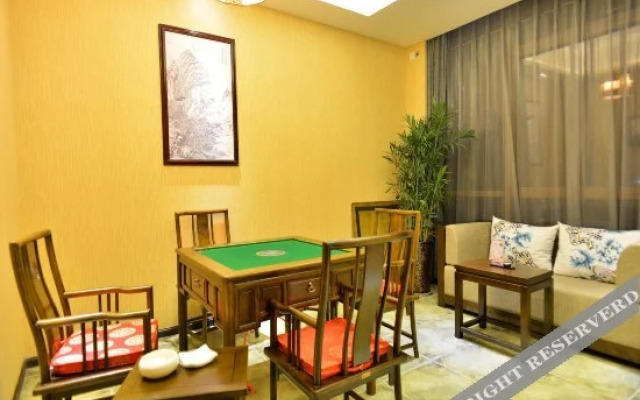 Suining Fanglin Jincheng Hotel