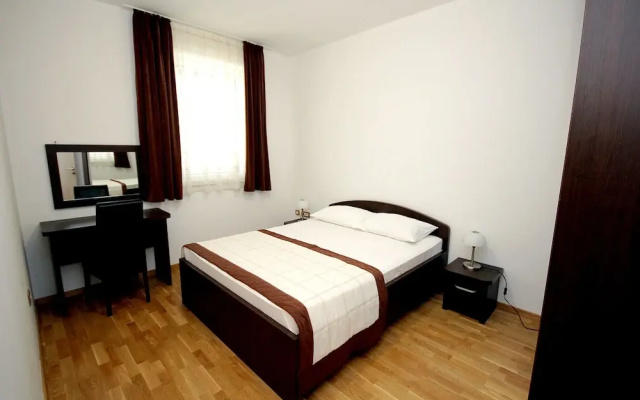 Apartments Mirista