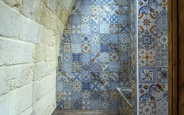 ROBERTO's Guest House