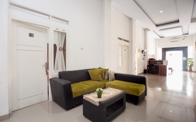 Plus Syariah near Exit Toll ITERA Lampung 2 – Lobby – Bandar Lampung