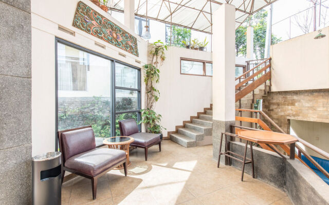 万隆艾里艾考苏卡萨利塞尔珊八居里酒店(Airy Eco Sukasari Sersan Bajuri Bandung)