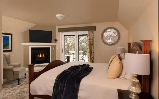 The Oakwood Inn – Adults Only
