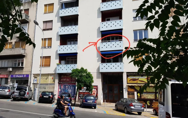 Zoe Apartment