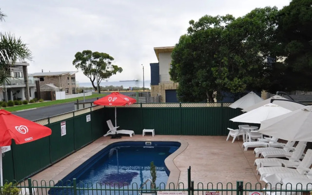 Dylene Caravan Park - 2 Br Family Cabin With Air