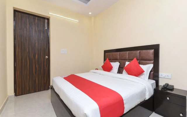 OYO 15834 Shubhangni Residency