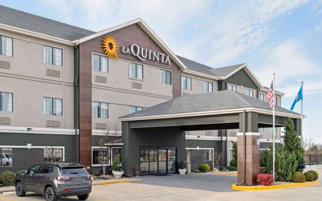 La Quinta Inn & Suites by Wyndham Ada