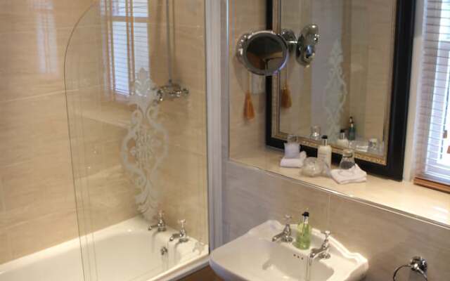 Arden Country House