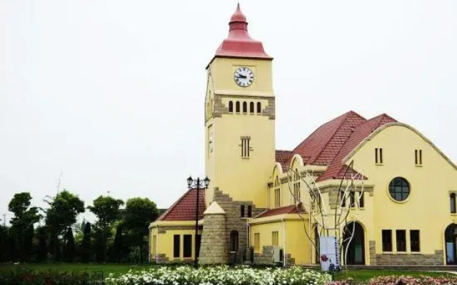 Rose Manor