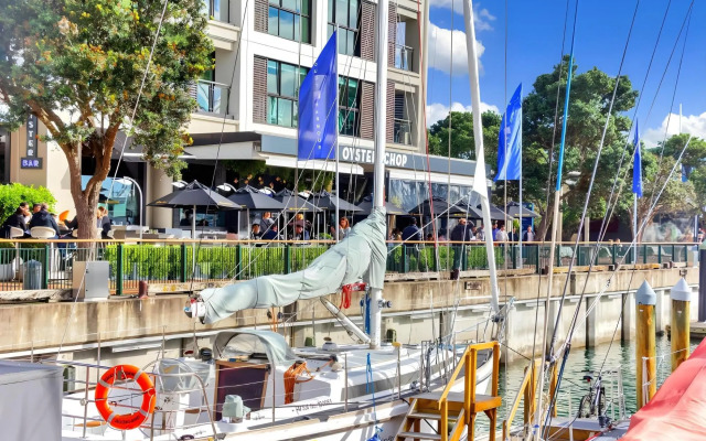 Waterfront 1BR Princes Wharf Apartment