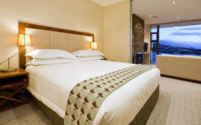 The Rees Hotel, Luxury Apartments & Lakeside Residences – Guest Rooms – Queenstown