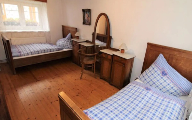 HOUSE POLžOV MOKRY LOM