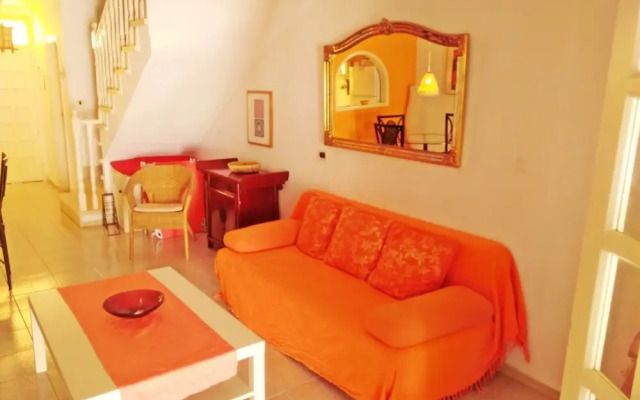Well Maintained House in Chayofa With Pool