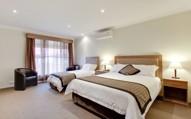 Quality Inn Parkes International