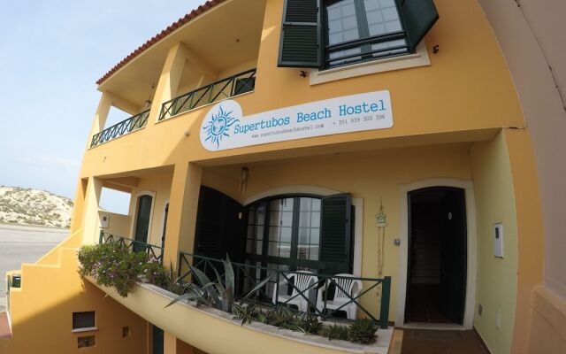 Supertubos Beach Hostel