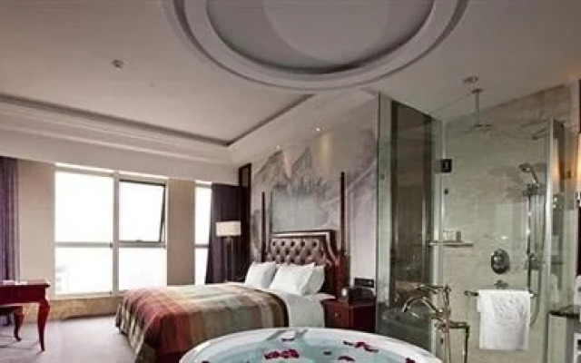 Quzhou Longyou Blue Sky Hotel