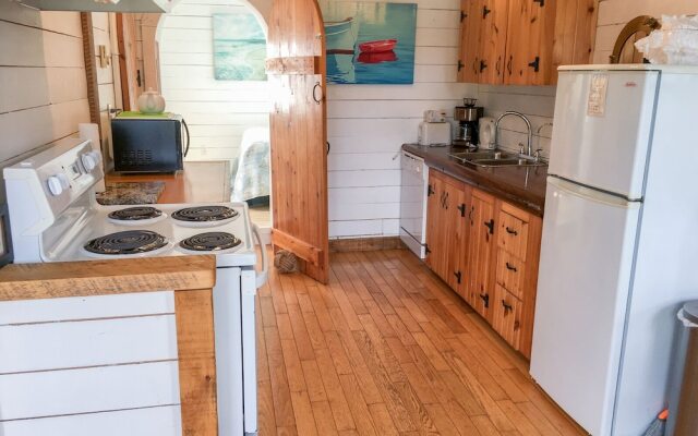 Larinda's Landing Oceanfront Cottages