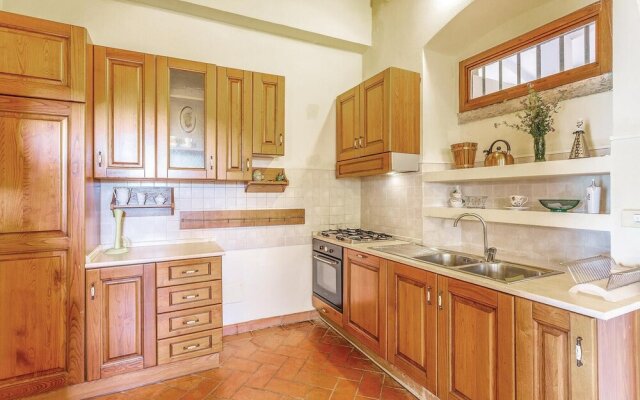 Awesome Home in Arezzo With 6 Bedrooms, Wifi and Outdoor Swimming Pool