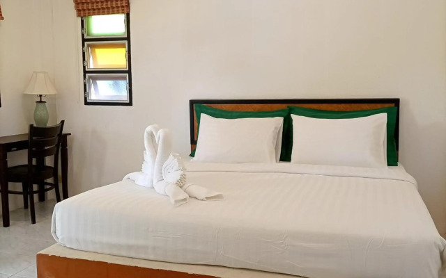 Khaolak Banana Bungalow