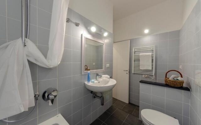 ALTIDO Charming House for 12, with Patio in Vernazza