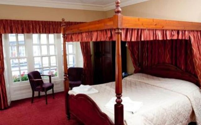 Swan and Royal Hotel