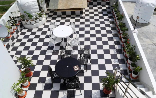 Tuk Tuk Homestay
