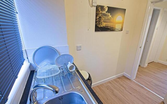 Stylish Five Star Rated Apartment