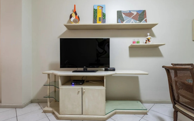 2min da Praia de Copacabana - A303