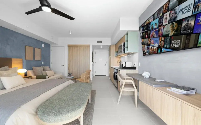Downtown Studio with Miami Views