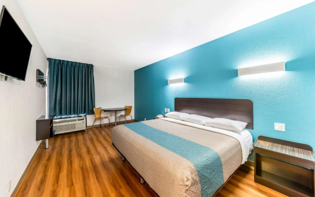 Motel 6 Lewisville, TX - Medical City