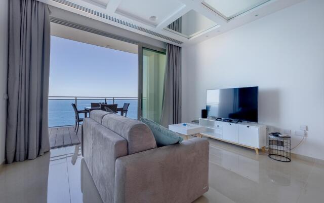 Luxurious Apt With Ocean Views and Pool in Tigne Point
