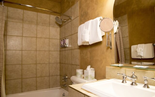 Luxx Boutique Hotel