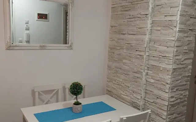Lovely 1-bed Apartment in Perea