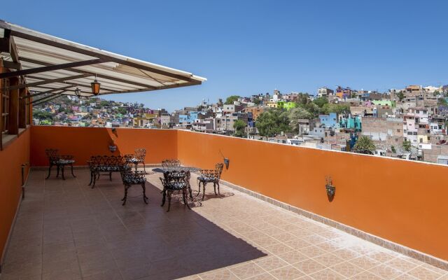 Las Calzadas Hotel & Suites