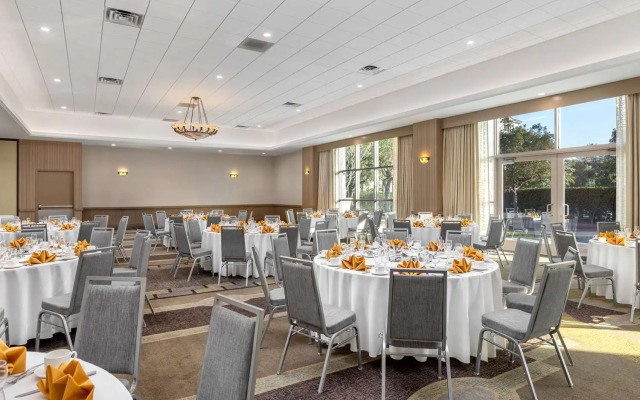 Embassy Suites by Hilton Anaheim South