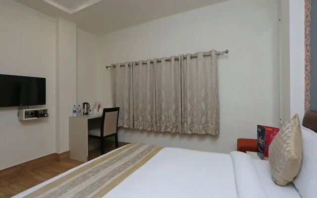 OYO 9649 Hotel Vijay Palace