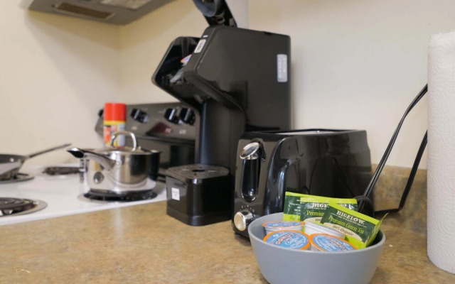 2 Bedroom Downtown Apt Walkable Safe Clean