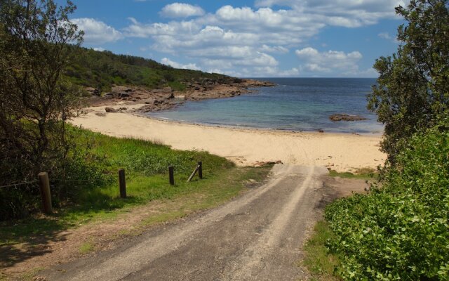 Whale Studio Apartment, 1a Ocean Street