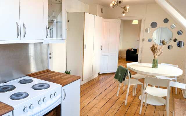 ★Stylish newly furnished 2 BR Apt - Heart of CPH★