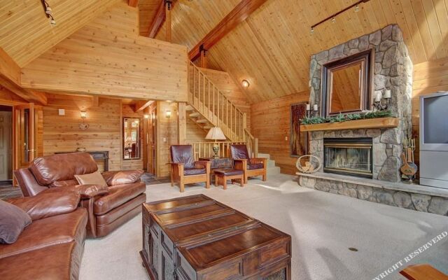 Black Bear 5 Br Home by RedAwning