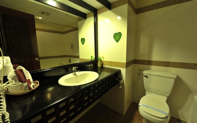 City River Hotel