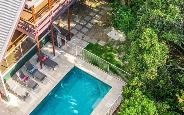 A SWEET ESCAPE - Ariel's