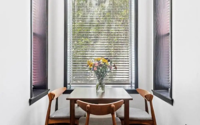 Charming DC Rowhouse Condo - Ideal Long-term Stay